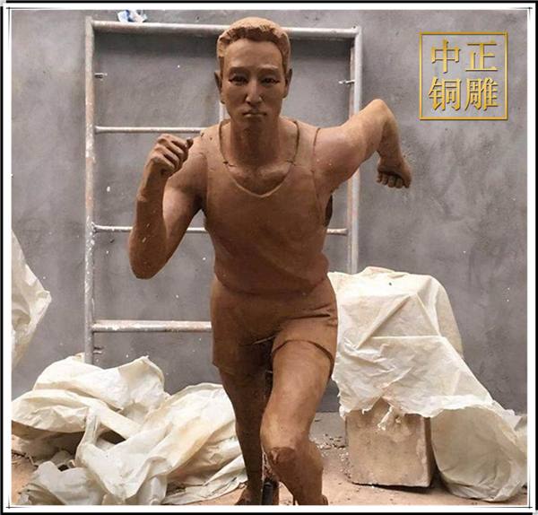 遠(yuǎn)動(dòng)員雕塑廠(chǎng)家.jpg