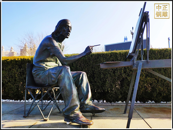 城市廣場(chǎng)人物雕塑.jpg