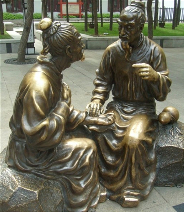 廣場(chǎng)懸壺濟(jì)世雕塑.jpg