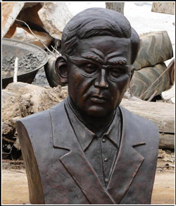 華羅庚人物雕塑圖片 華羅庚人物雕塑圖片